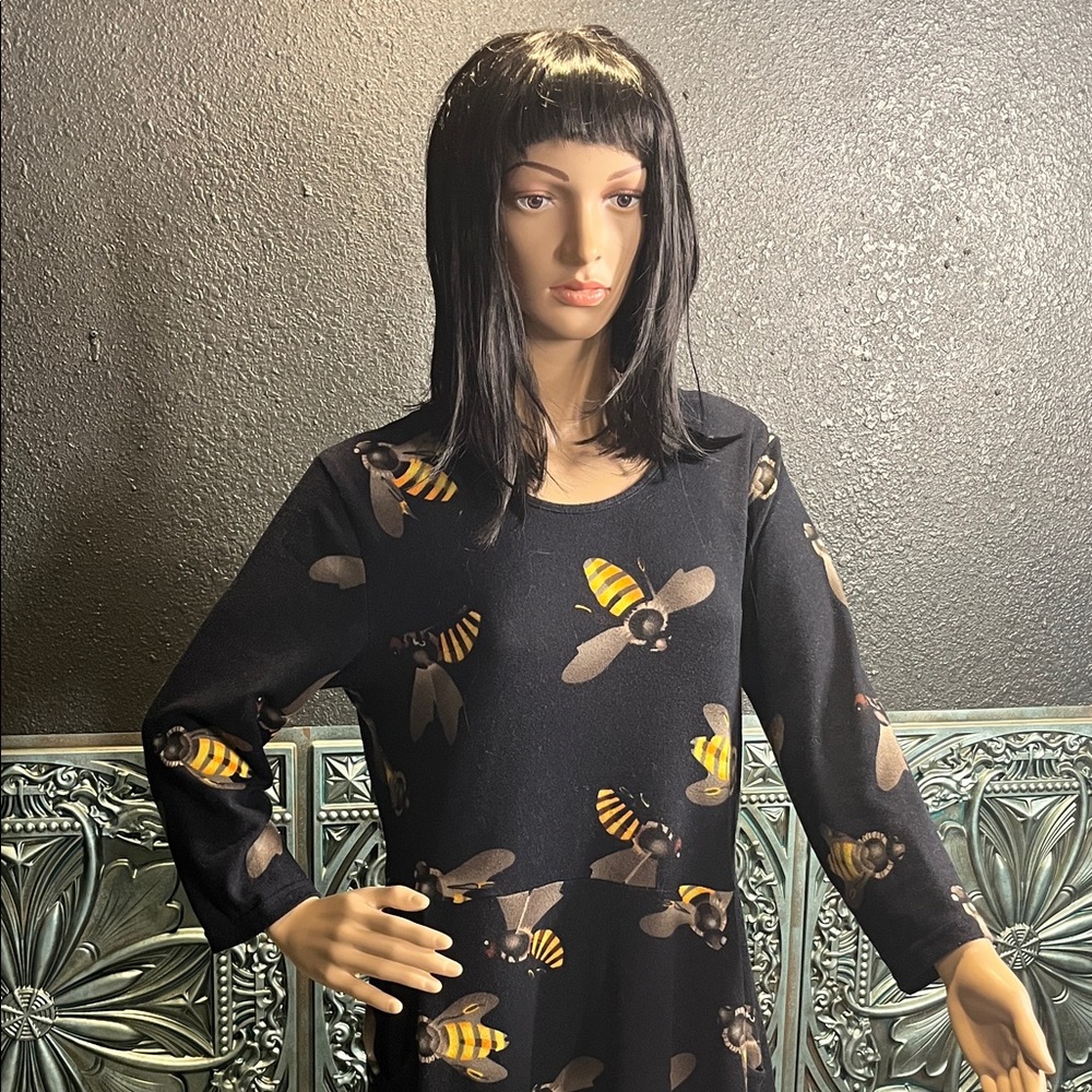 The Pyramid Collection Black and Yellow Bee Midi Dress